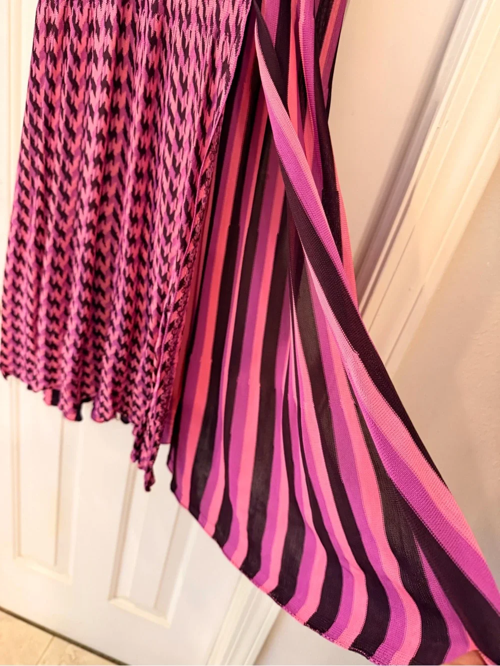 Zara Bold Dynamic Print Pleated Sweater Skirt Pink & Marion Midi Skirt, Sz S - Picture 4 of 14